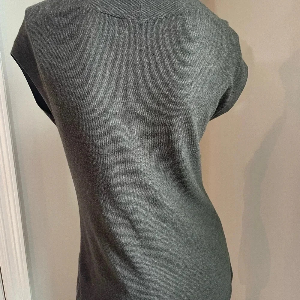Hugo Boss Grey sleeveless sweater with front ruffle size Small - Picture 9 of 9